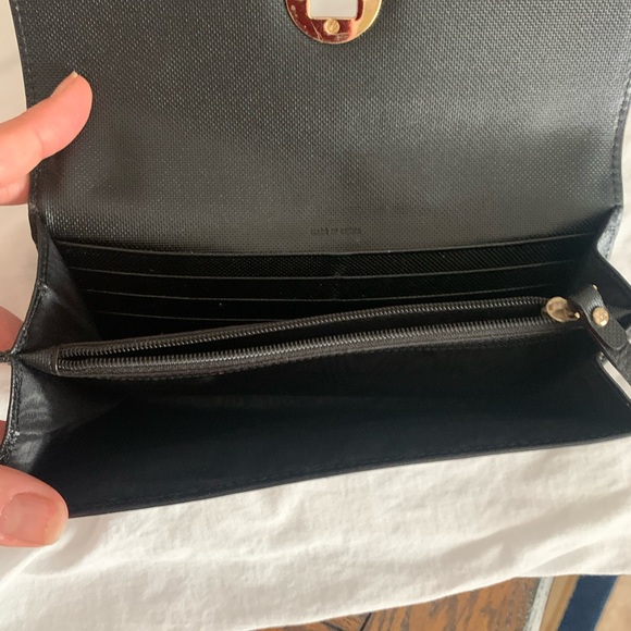 ๐ฅณ Host Pick ๐ Vintage 90s Kate Spade leather wallet (tag included - but used) - Picture 3 of 4